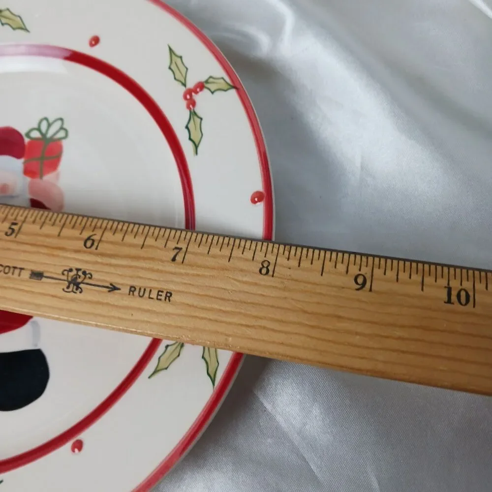 LE GOURMET CHEF HAND PAINTED SANTA 8'' CHRISTMAS PLATE